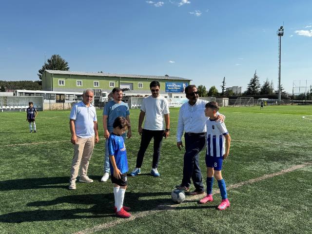 MİNİKLER FUTBOL TURNUVASI BAŞLADI